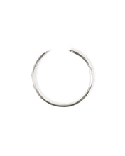 Load image into Gallery viewer, Silver Plated Leaf Design Skinny Cuff