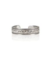 Load image into Gallery viewer, Silver Plated Leaf Design Skinny Cuff