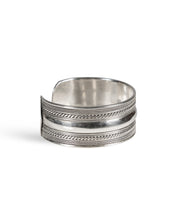 Load image into Gallery viewer, Silver - Antique Rope and Triangle Cuff Bracelet design

