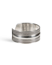 Load image into Gallery viewer, Silver Plated Thick Band Cuff