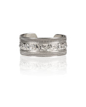 Load image into Gallery viewer, Rope and Leaf Silver Cuff Bracelet
