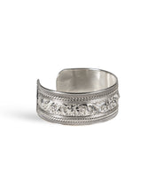 Load image into Gallery viewer, Rope and Leaf Silver Cuff Bracelet
